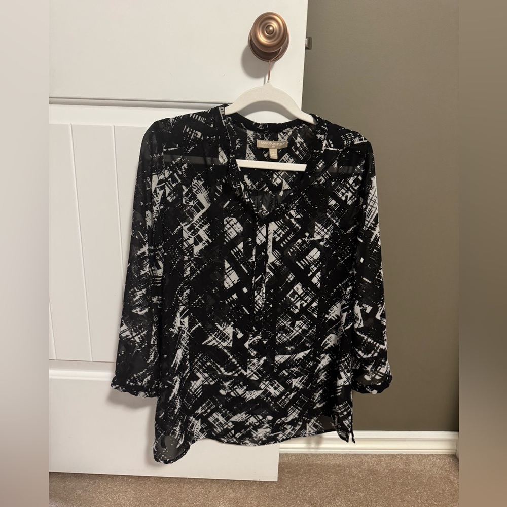 Banana Republic Sheer Pattern Blouse Small